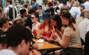 © -- Pflanzliches Streetfood-Paradies: Veganmania erstmals am Grazer Hauptplatz