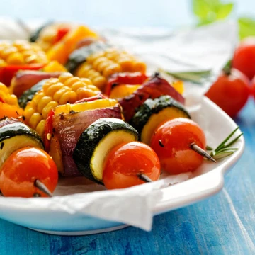 © -- Nicht nur Gemüse auf dem Rost: Vegan grillen