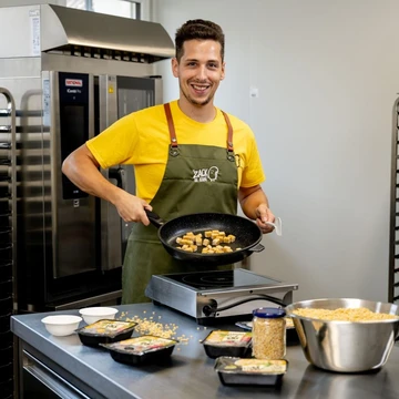 © -- Regional vegan: Vom Schweinestall zur Tempeh-Produktion – Interview mit Hannes Weichhart von Zack die Bohne