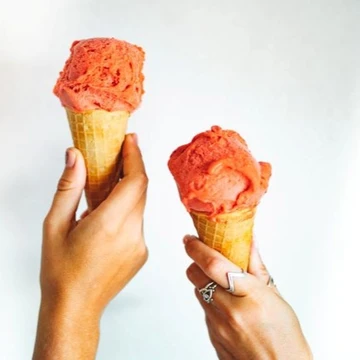 © -- Veganes Eis im Eissalon