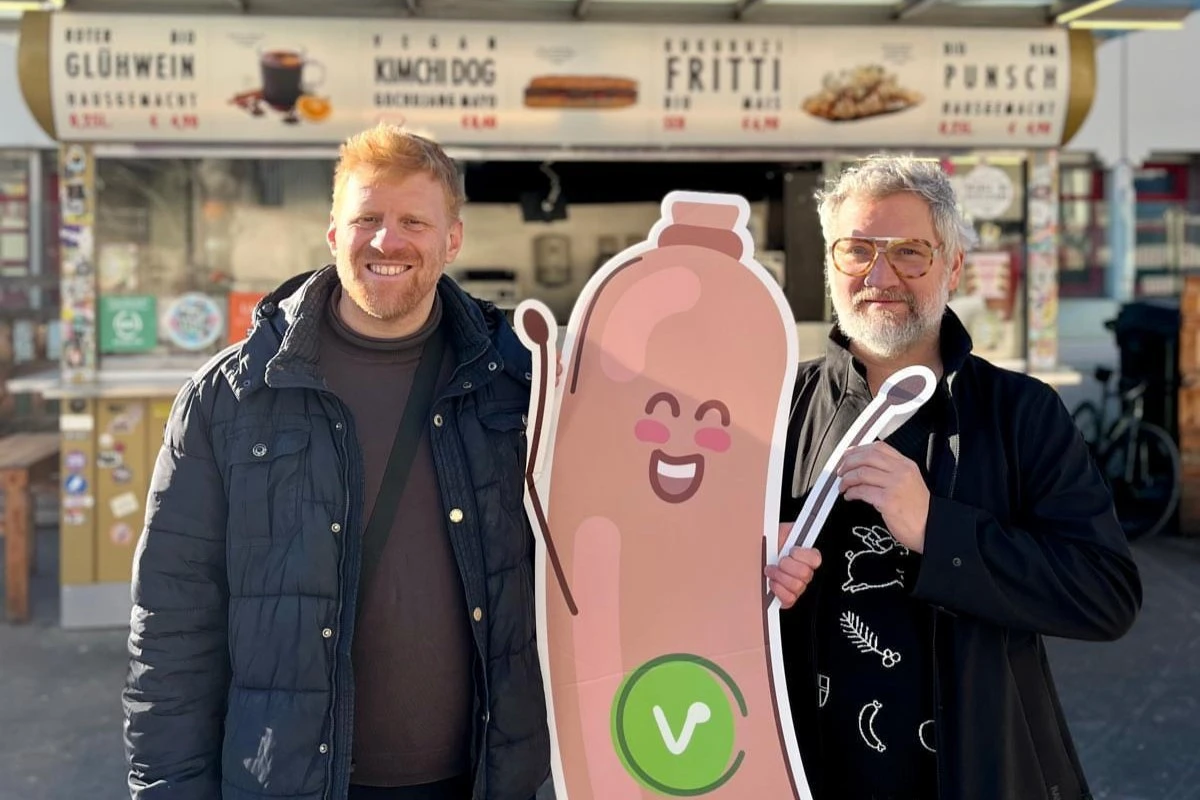 felix_hnat_und_mike_lanner_quer_c_wiener_wuerstelstand.jpeg